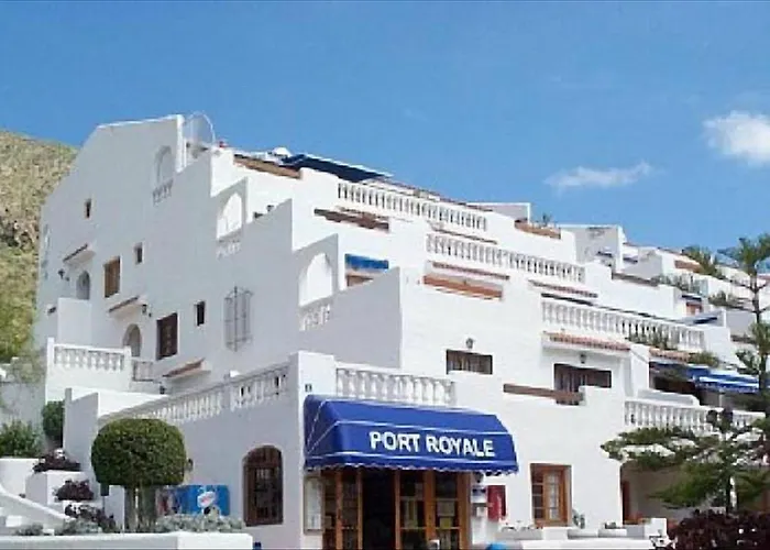 Cristianos Port Royale 157 *