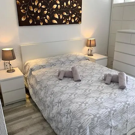 Cristianos Port Royale 157 *